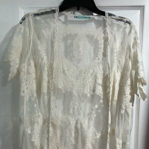 NWOT Maurice’s Cream Lace Wrap with Fringe